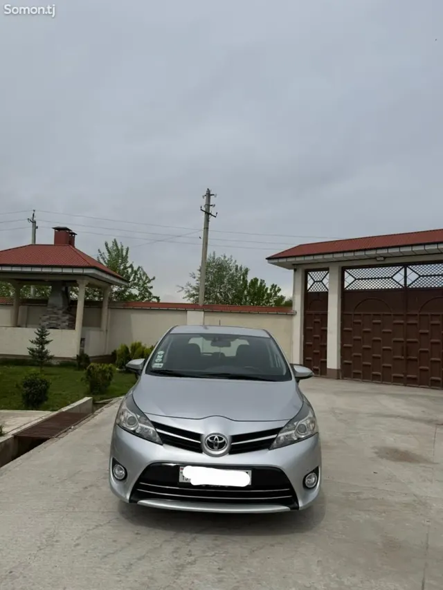 Toyota Verso 2015 · 1.6 MT