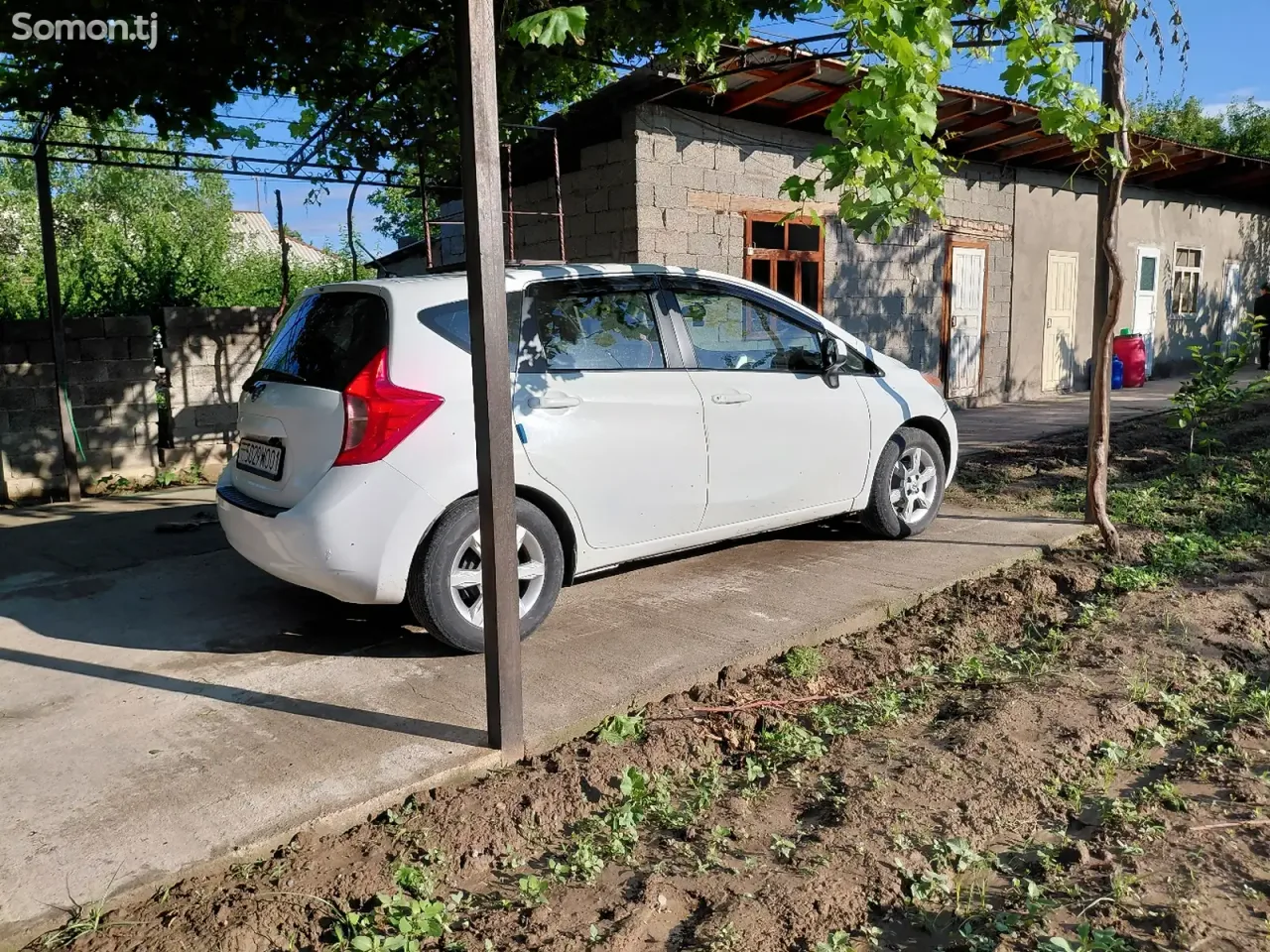Nissan Versa 2015 · 1.6 AT