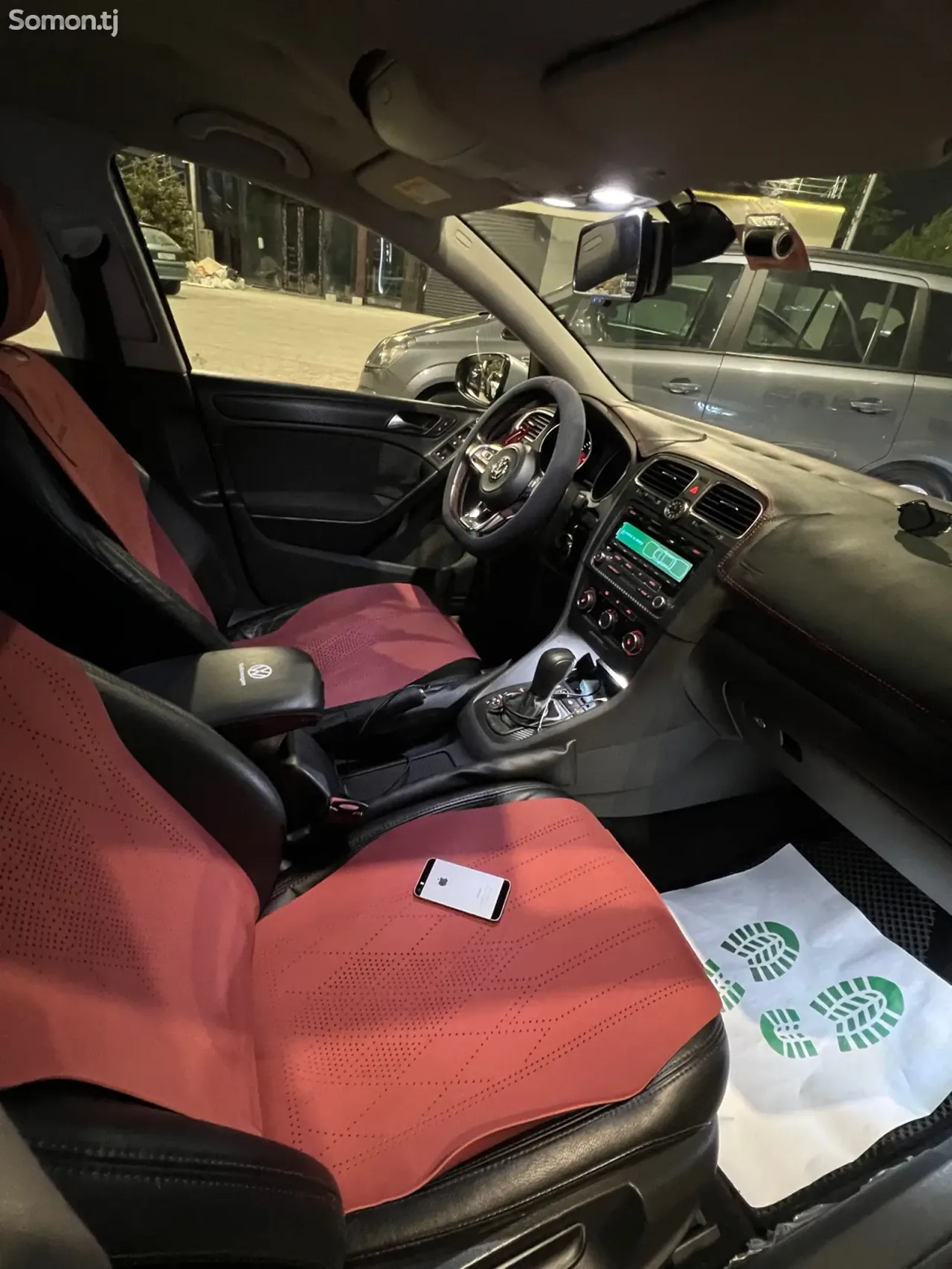 Volkswagen Golf 2012 · 1.6 AT