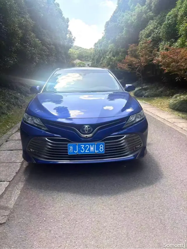 Toyota Camry 2018 · 2.5 AT