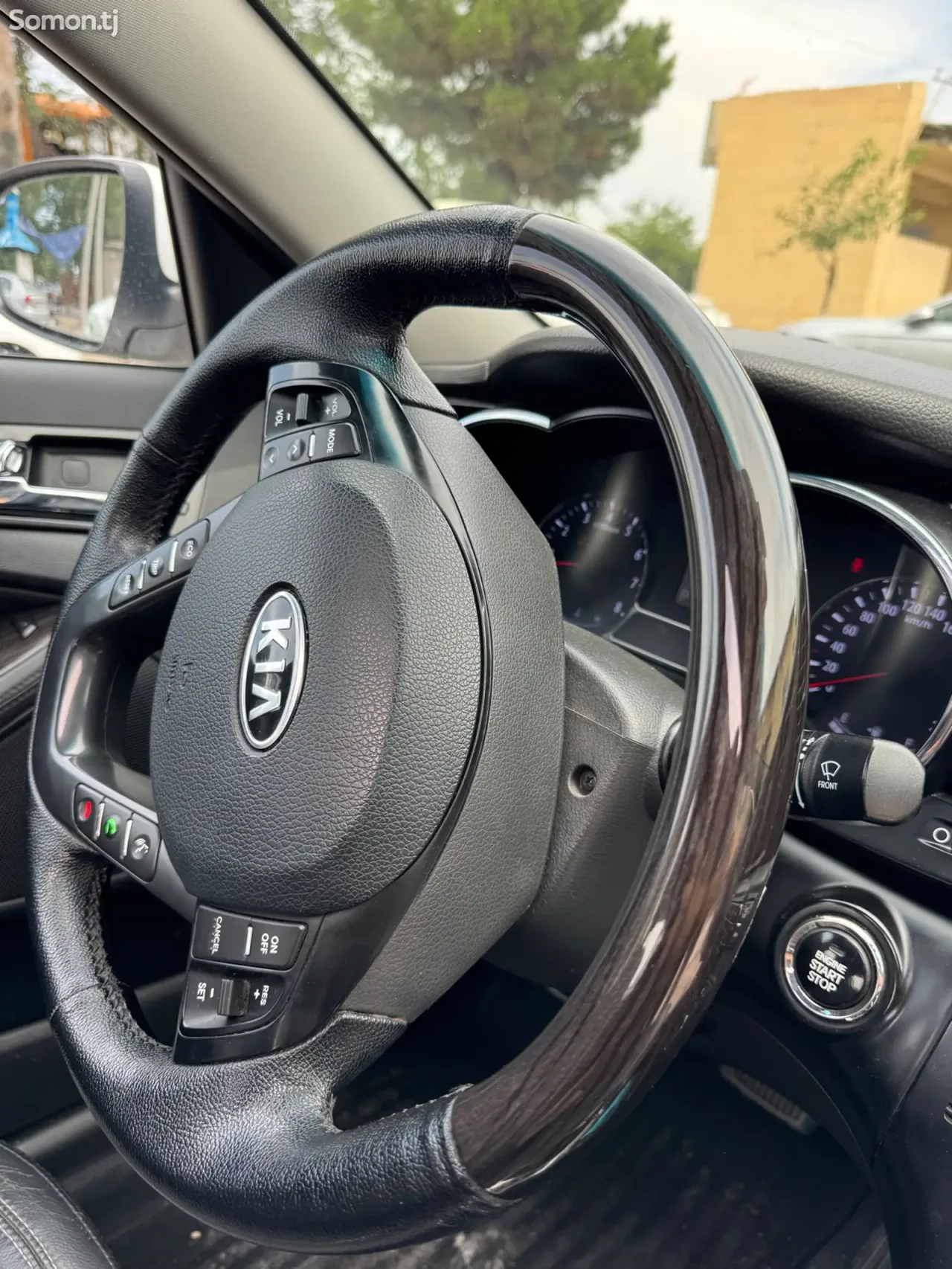 Kia K5 2011 · 2.0 AT