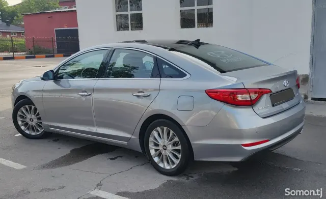 Hyundai Sonata 2015 · 2.0 AT