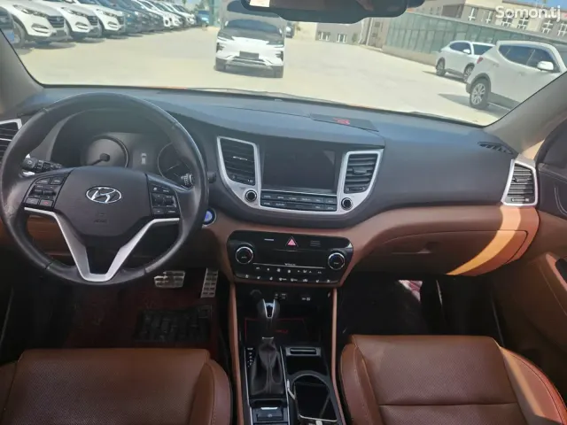 Hyundai Tucson 2016 · 1.6 AT