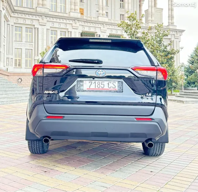 Toyota RAV 4 2021 · 2.5 AT