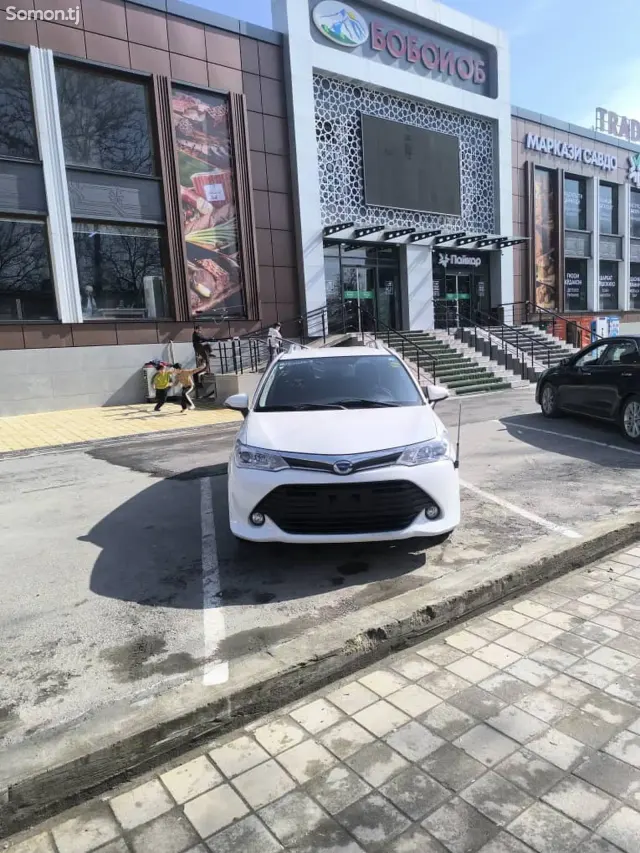 Toyota Fielder 2015 · 1.5 AT