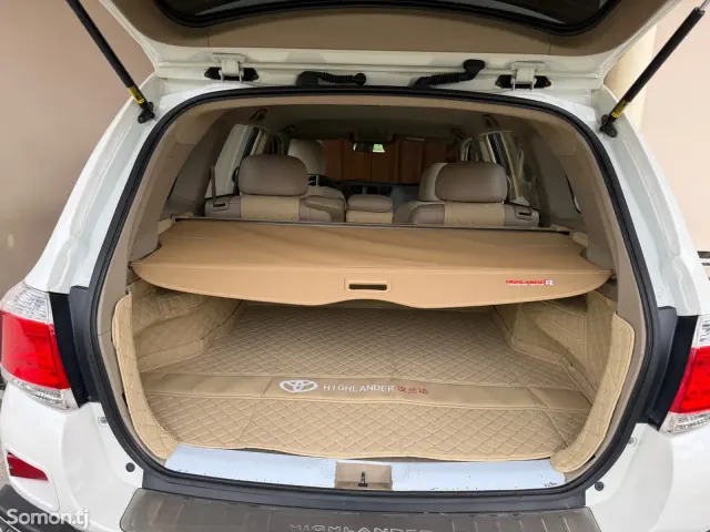Toyota Highlander 2014 · 3.0 AT