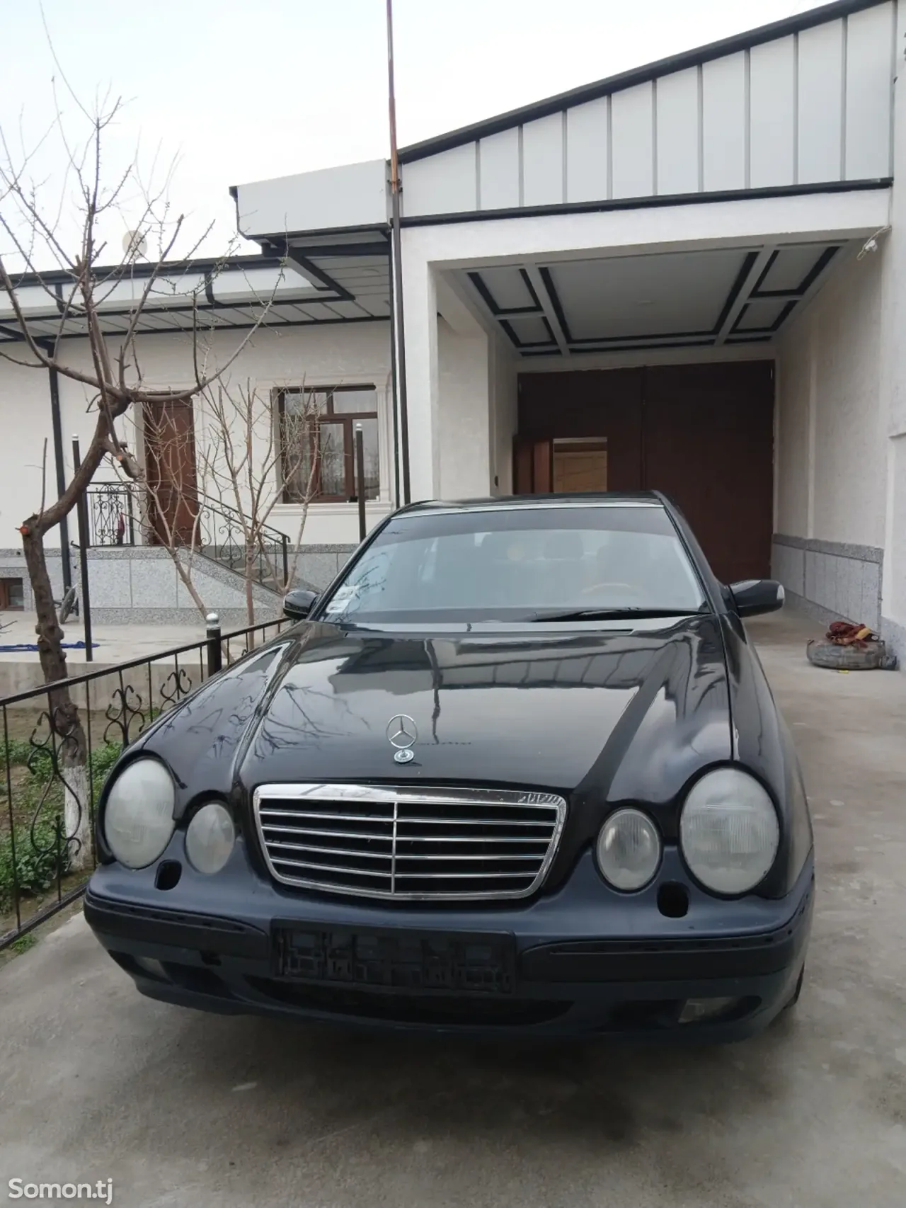Mercedes-Benz E class 2000 · 2.0 AT