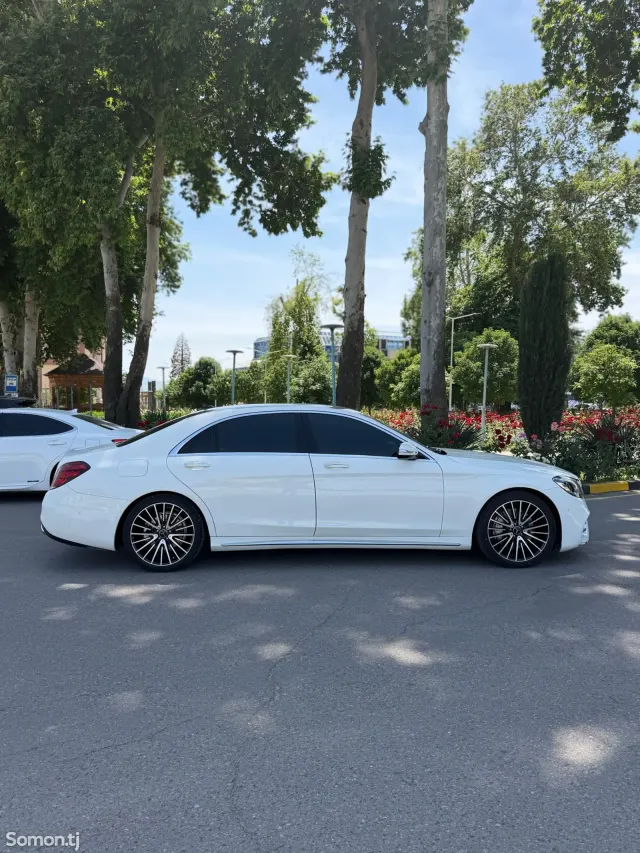 Mercedes-Benz S class 2015 · 4.0 AT