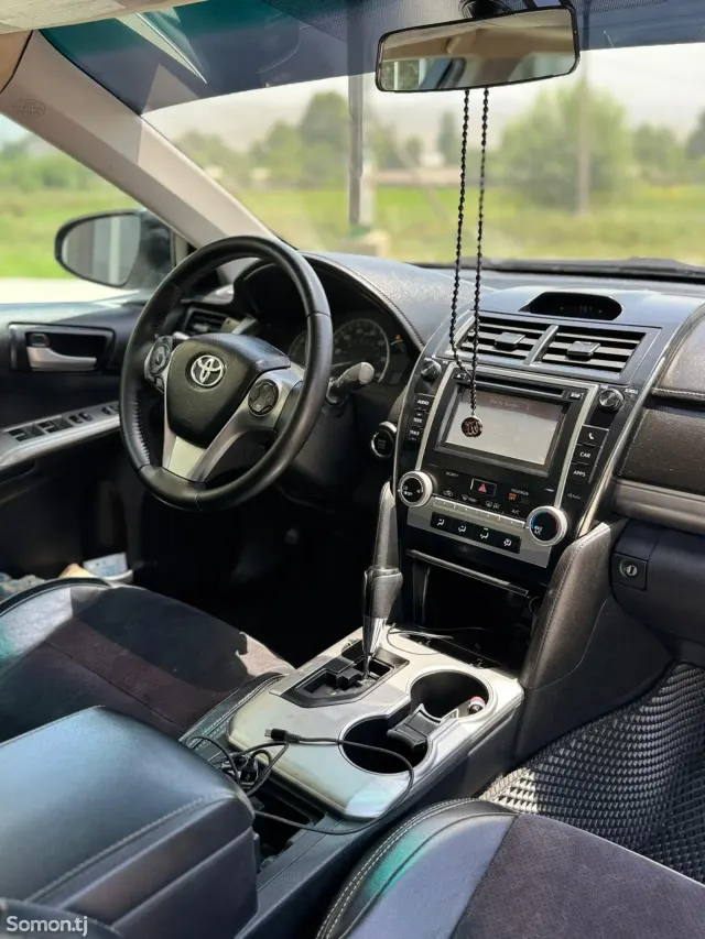 Toyota Camry 2012 · 3.5 AT