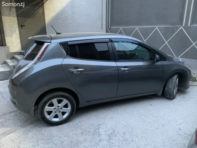 Nissan Leaf 2017 · AT