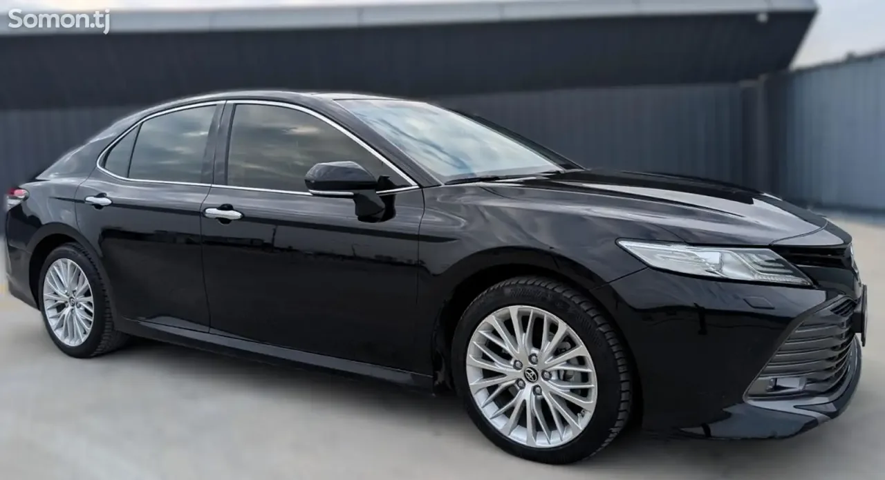 Toyota Camry 2019 · 3.5 AT