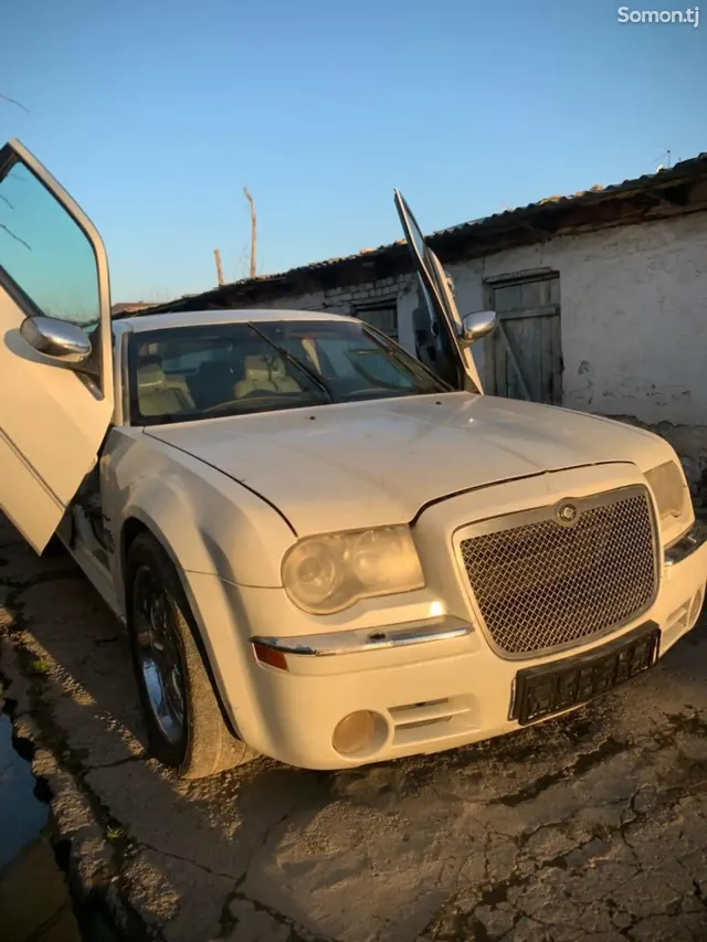 Chrysler 300C 2007 · AT