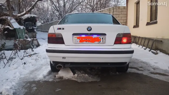 BMW 3 series 1992 · 1.6 MT