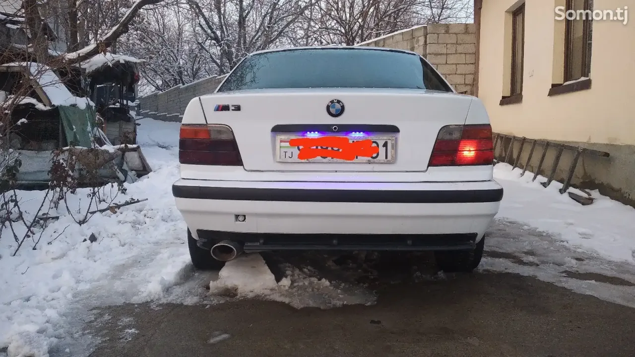 BMW 3 series 1992 · 1.6 MT