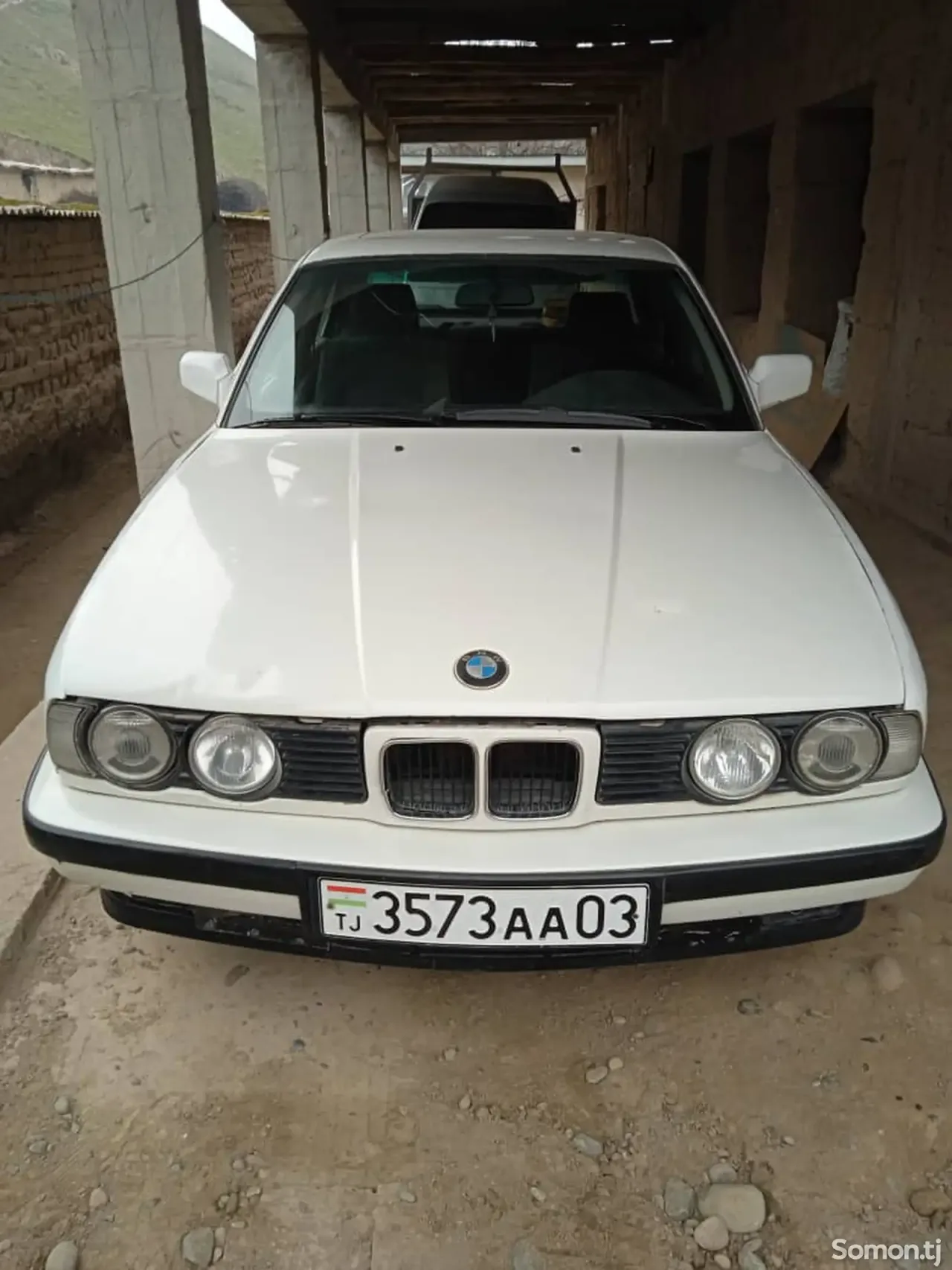 BMW 5 series 1989 · 2.5 MT