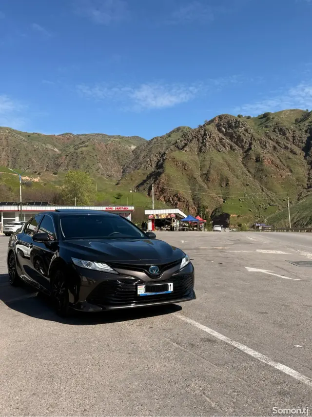 Toyota Camry 2018 · 2.5 AT