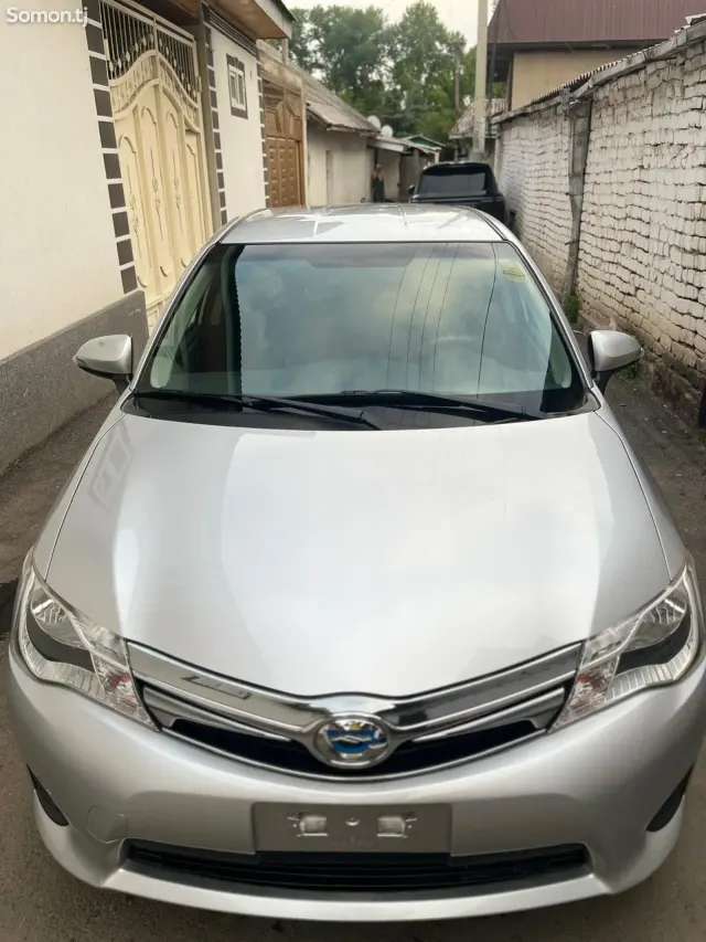 Toyota Fielder 2015 · 1.5 AT