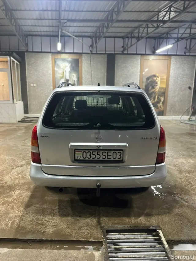 Opel Astra G 1999 · 1.6 MT