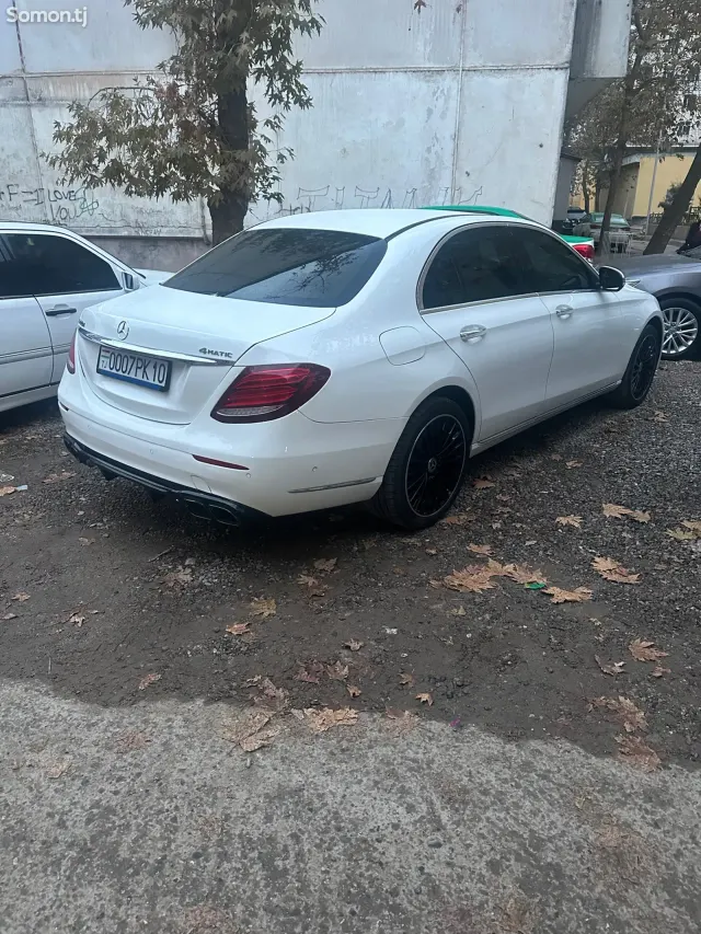 Mercedes-Benz E class 2017 · 2.2 AT