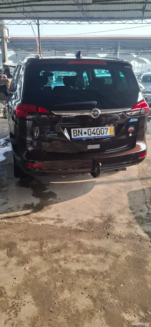 Opel Zafira 2016 · 1.4 MT