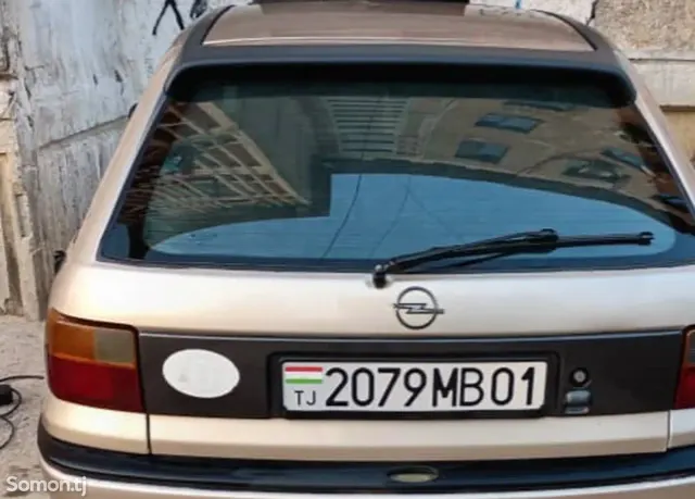 Opel Astra F 1997 · 1.6 MT