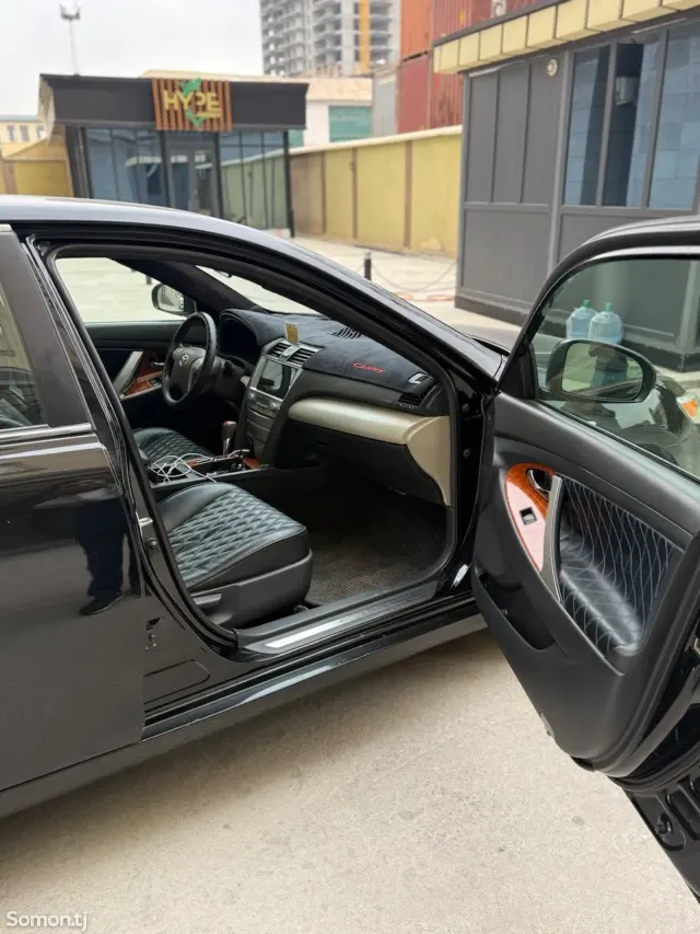 Toyota Camry 2009 · 2.4 AT