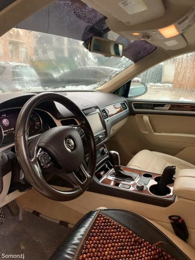Volkswagen Touareg 2013 · 3.0 AT