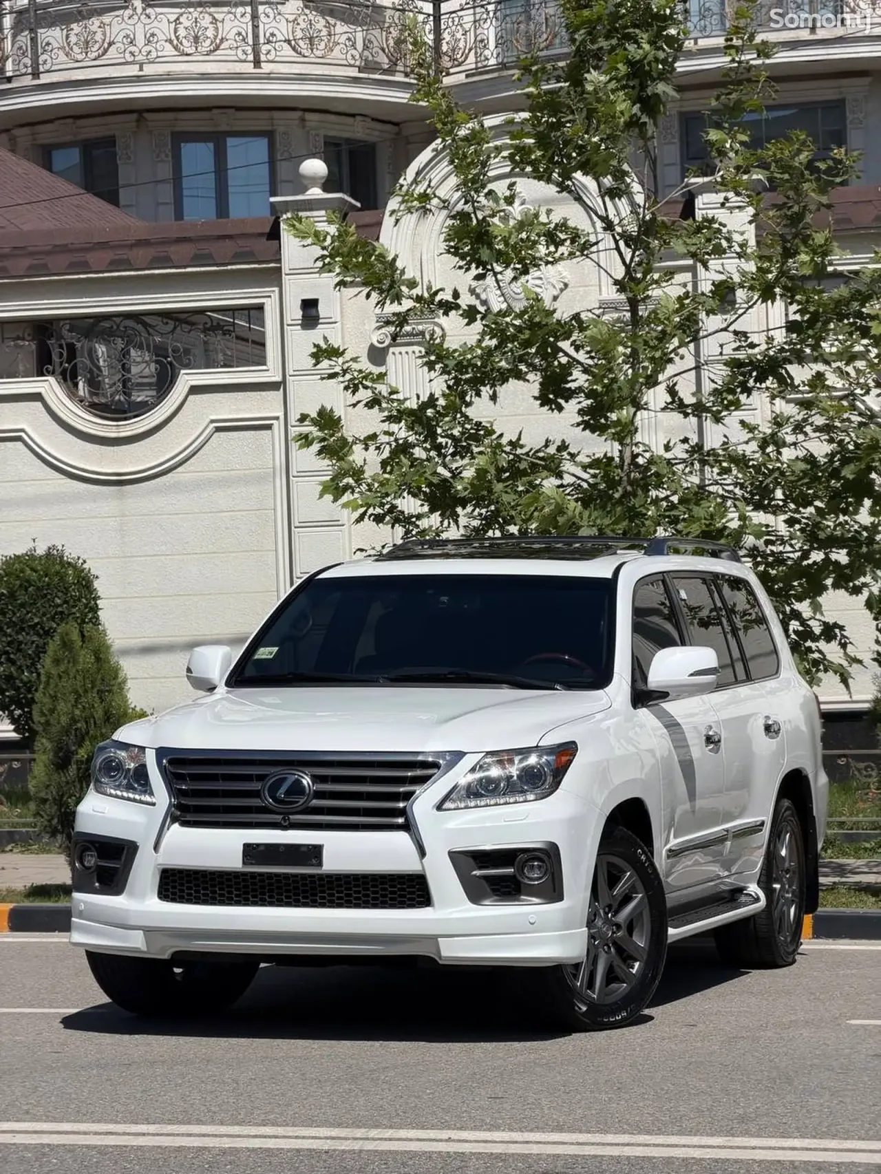 Lexus LX series 2015 · 5.7 AT