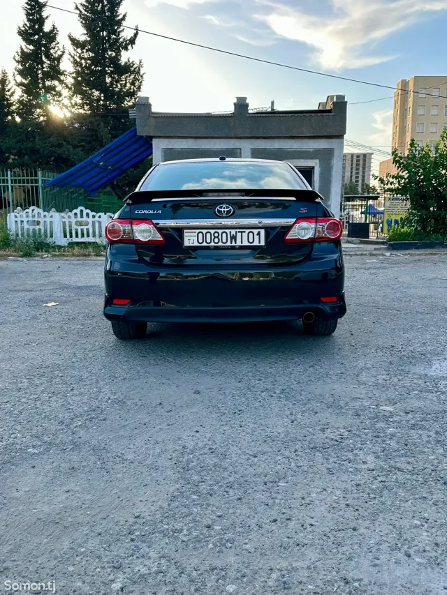 Toyota Corolla 2013 · 1.8 AT