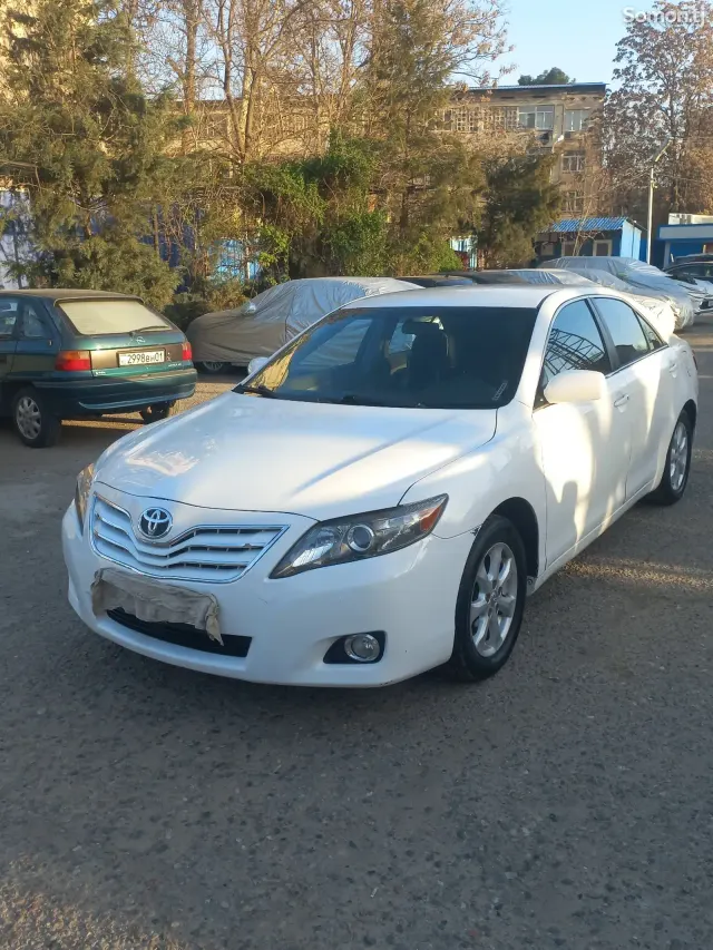 Toyota Camry 2008 · 2.4 AT