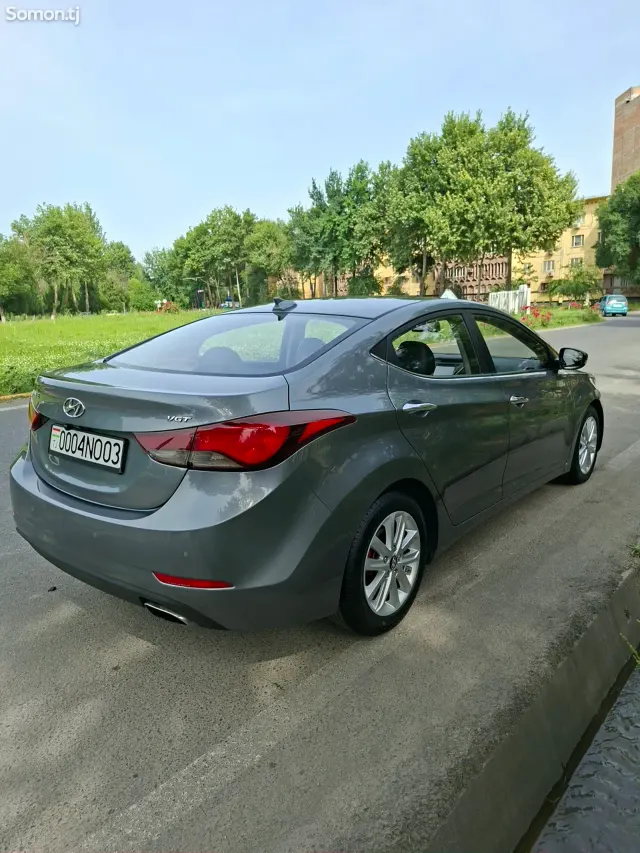 Hyundai Avante 2015 · 1.6 AT