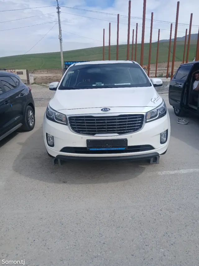 Kia Carnival 2016 · 2.2 AT