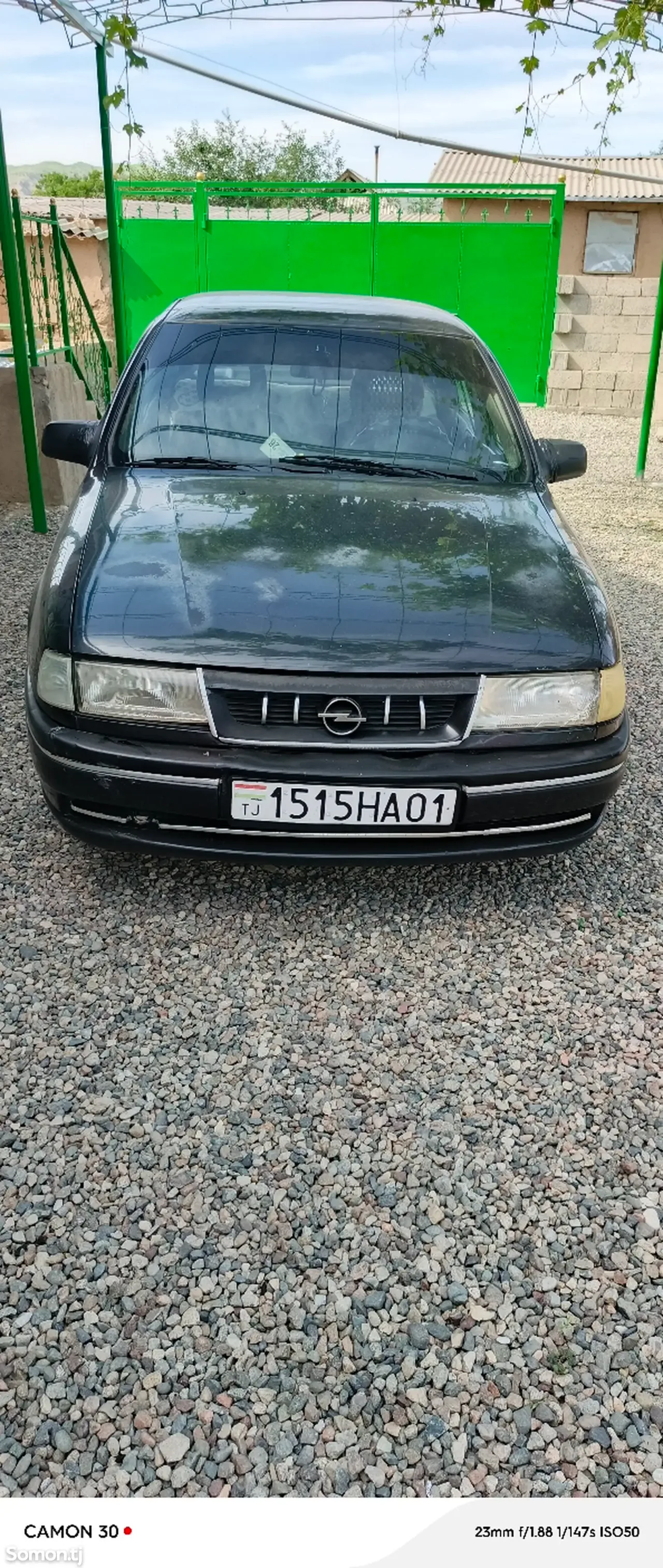 Opel Vectra A 1994 · 1.6 MT