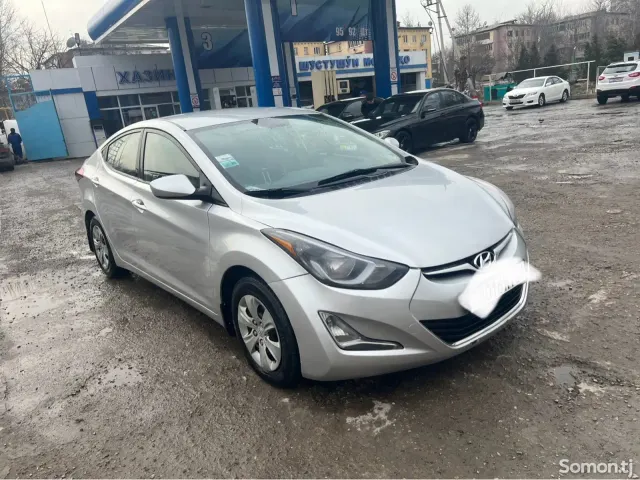 Hyundai Elantra 2016 · 1.8 AT
