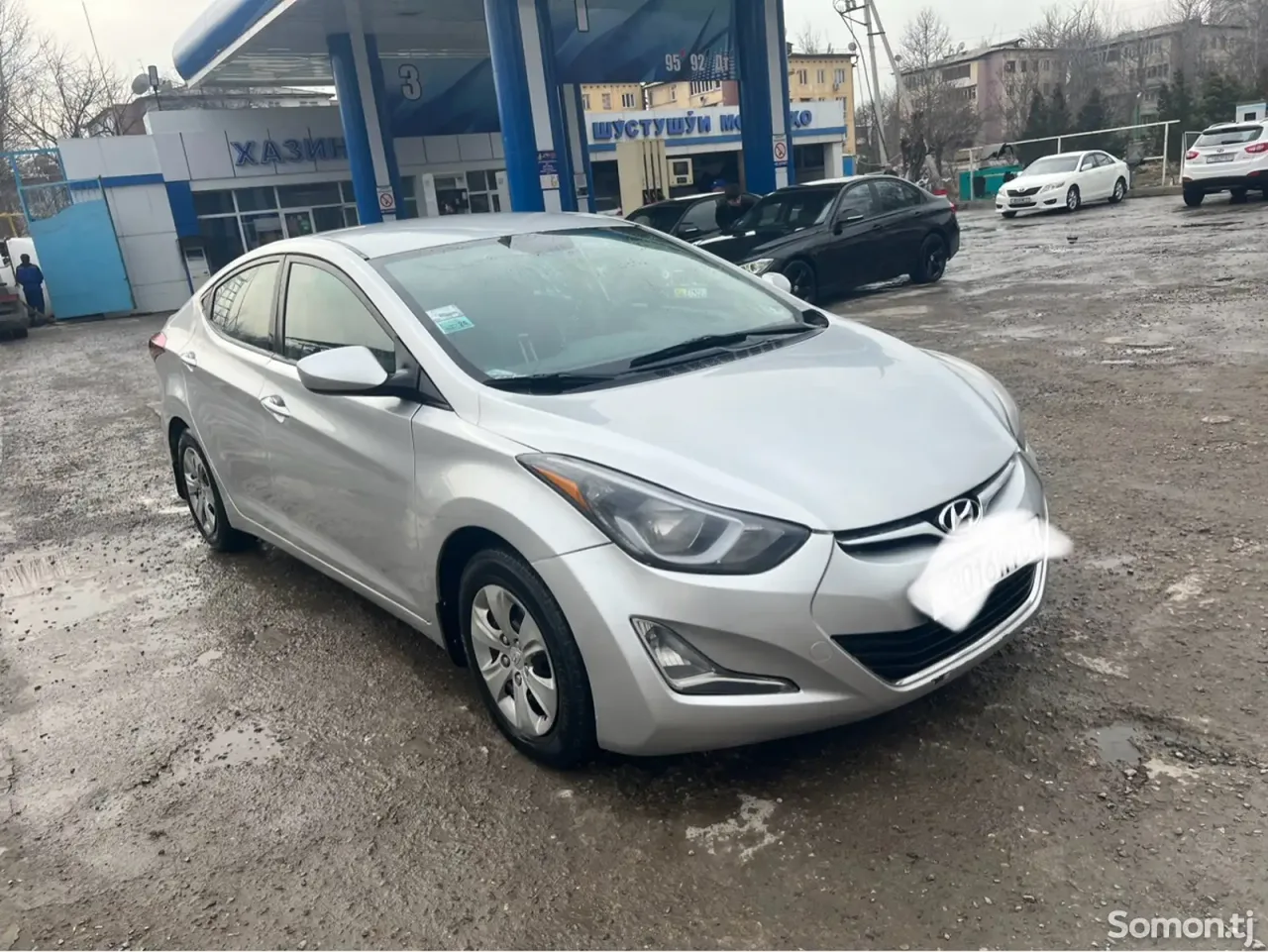 Hyundai Elantra 2016 · 1.8 AT