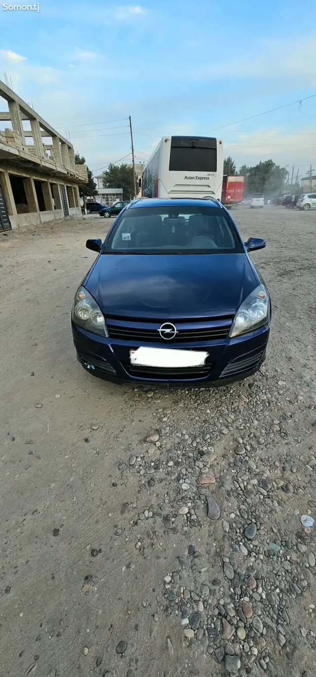 Opel Astra H 2006 · 1.6 MT