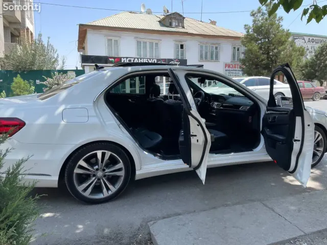 Mercedes-Benz E class 2014 · 3.5 AT