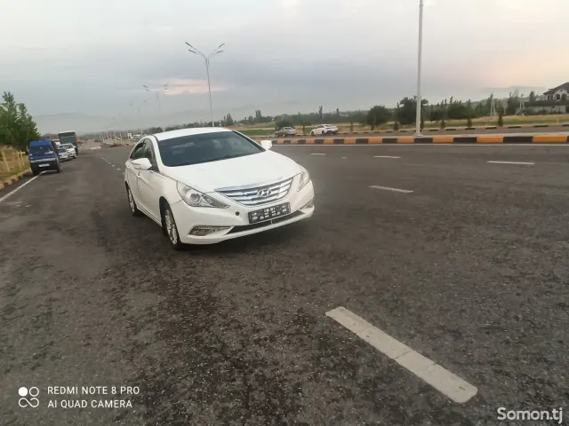 Hyundai Sonata 2013 · 2.0 AT