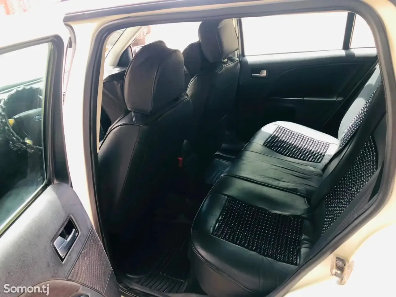 Ford Mondeo 2004 · 1.8 AT