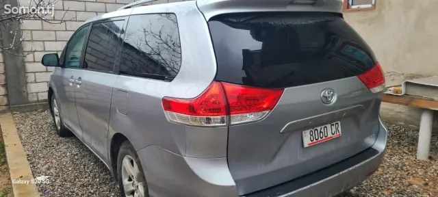 Toyota Sienna 2014 · 3.5 AT