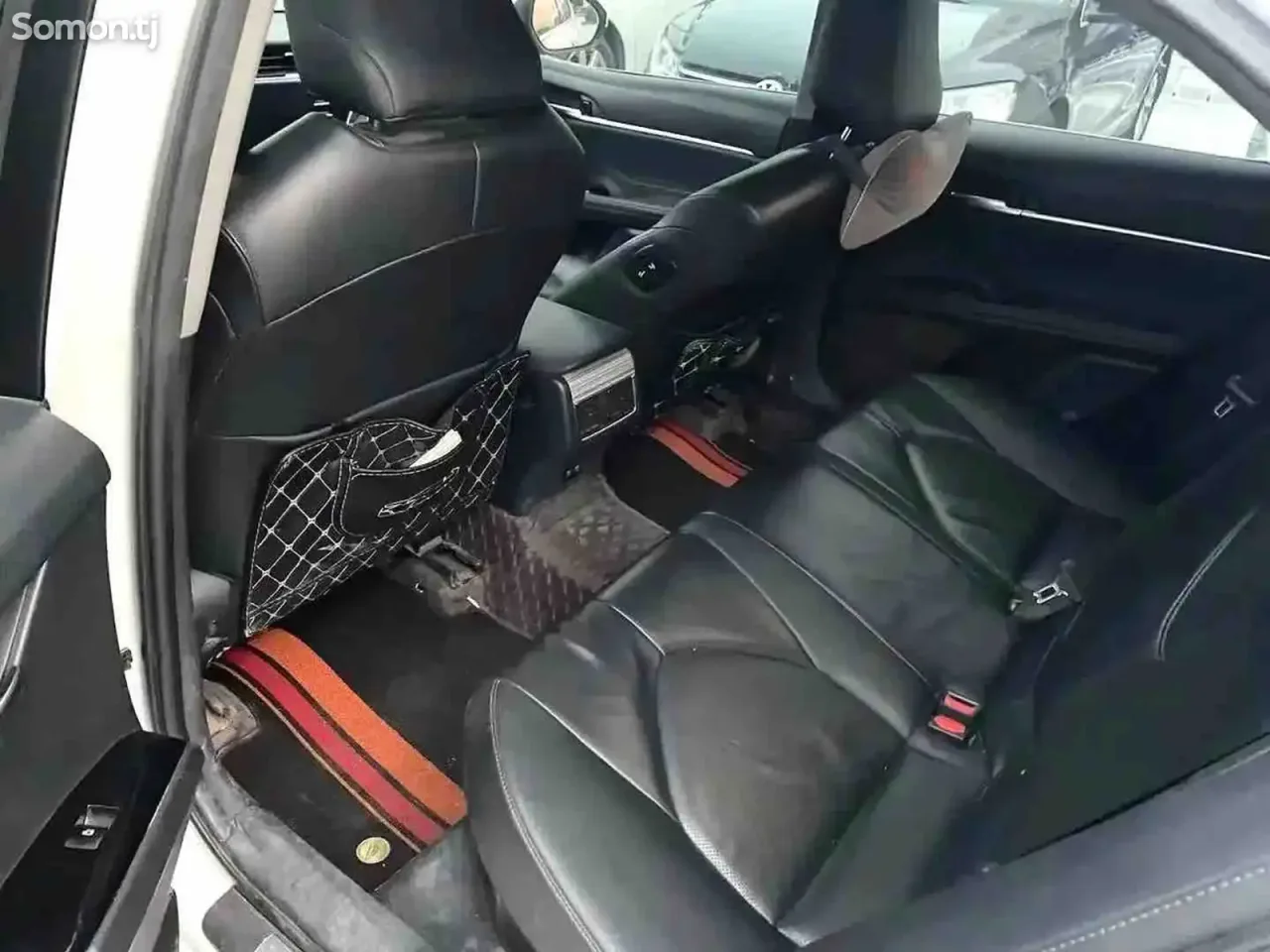 Toyota Camry 2019 · 2.5 AT