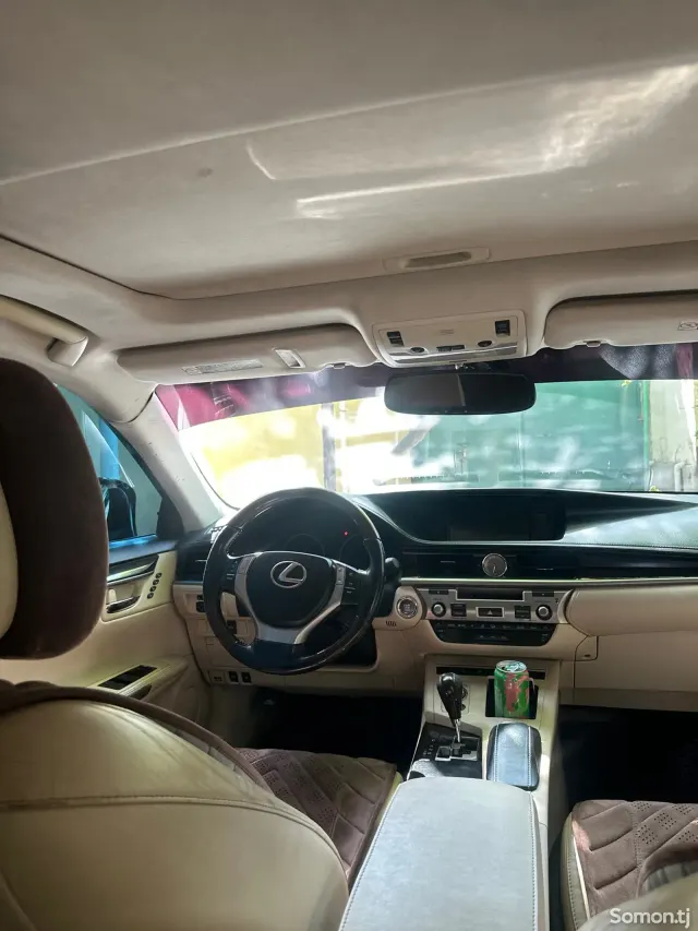 Lexus ES series 2013 · 3.5 AT