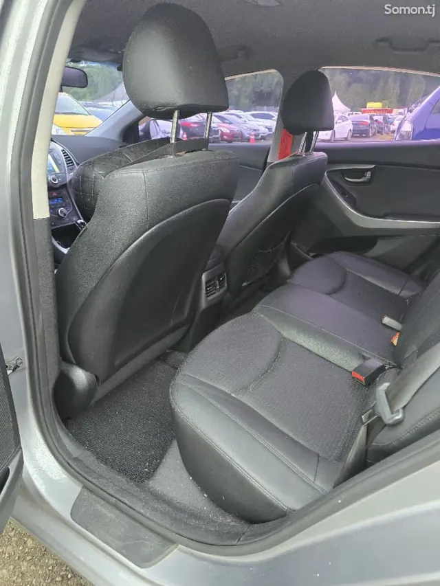 Hyundai Avante 2014 · 1.6 AT