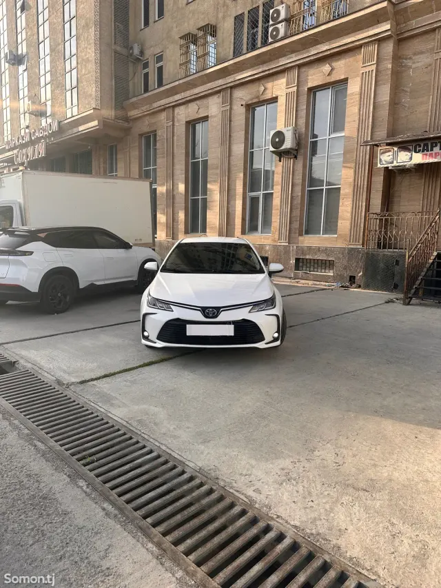 Toyota Corolla 2023 · 1.8 AT