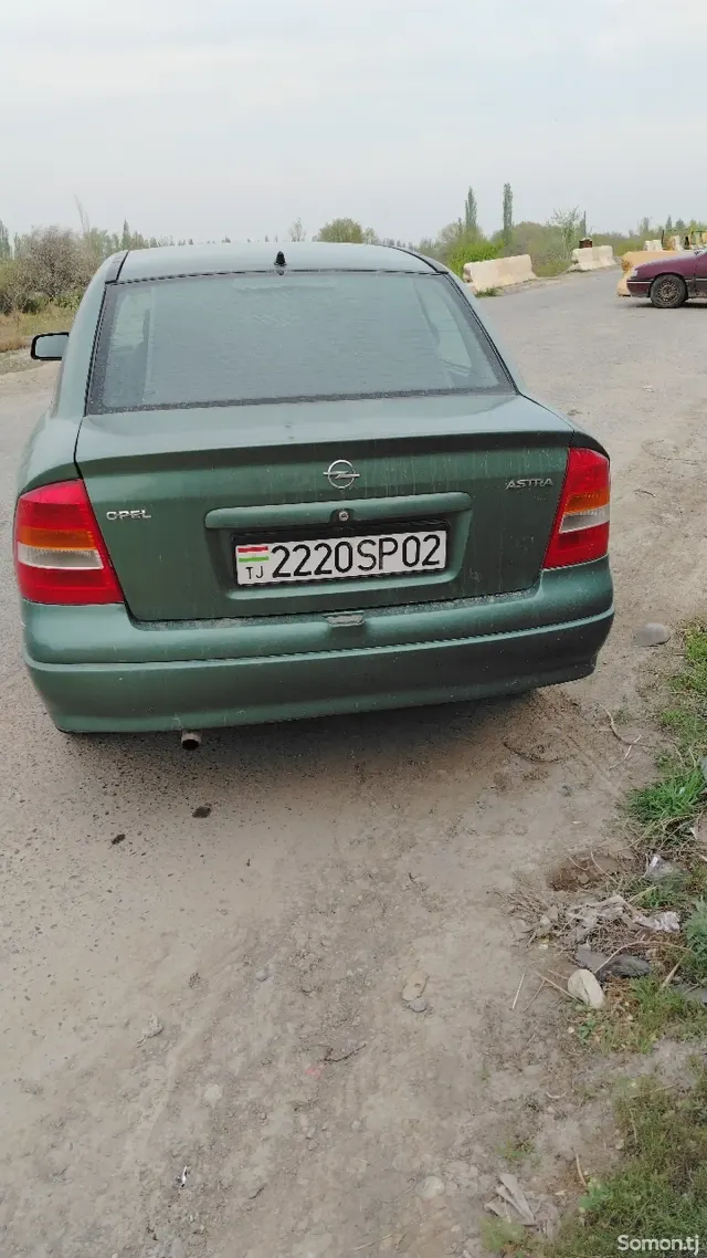 Opel Astra G 1999 · 1.6 MT