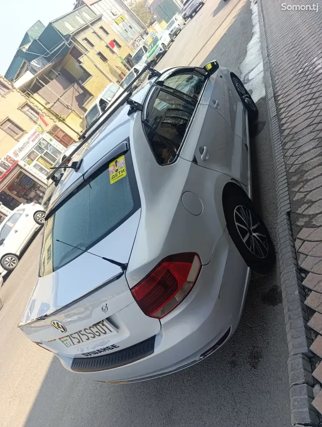 Volkswagen Polo 2018 · 1.6 MT