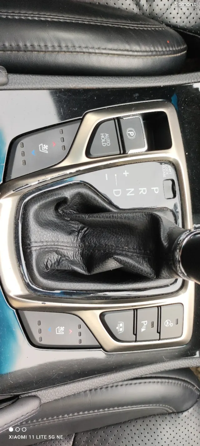 Hyundai Grandeur 2011 · 3.0 AT