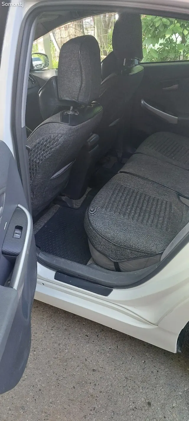 Toyota Prius 2010 · 1.8 AMT