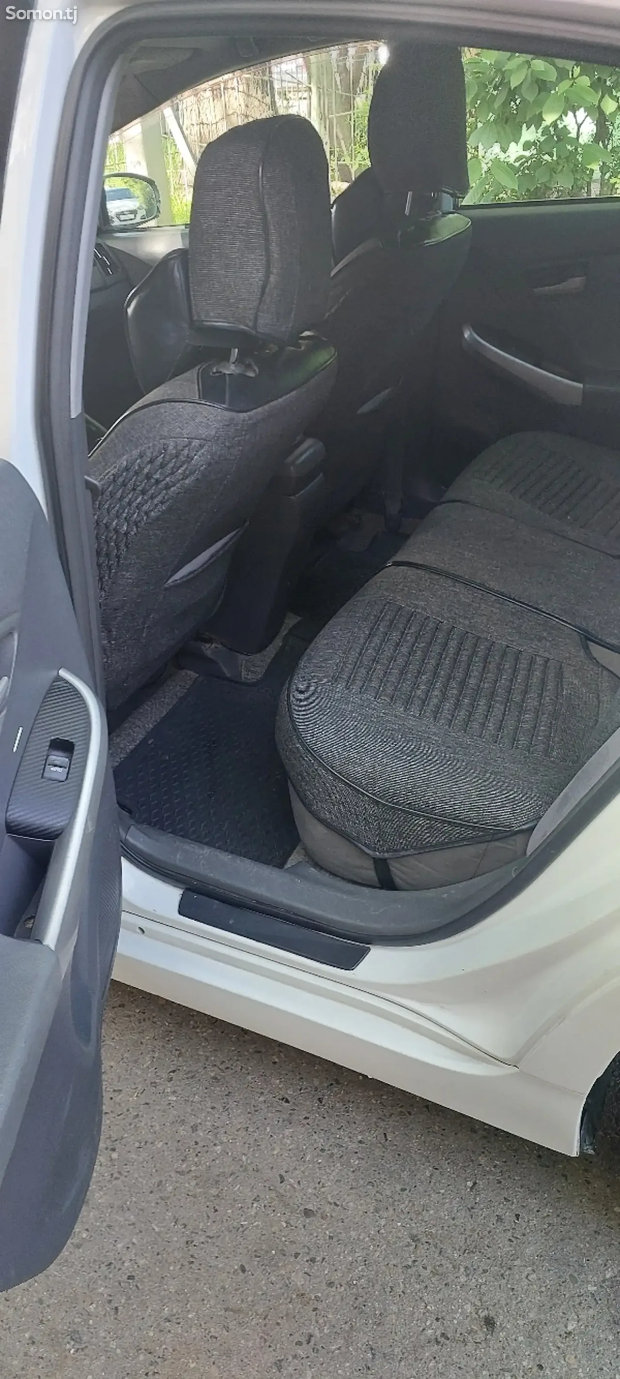 Toyota Prius 2010 · 1.8 AMT