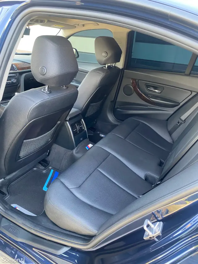 BMW 3 series 2014 · 2.0 AT